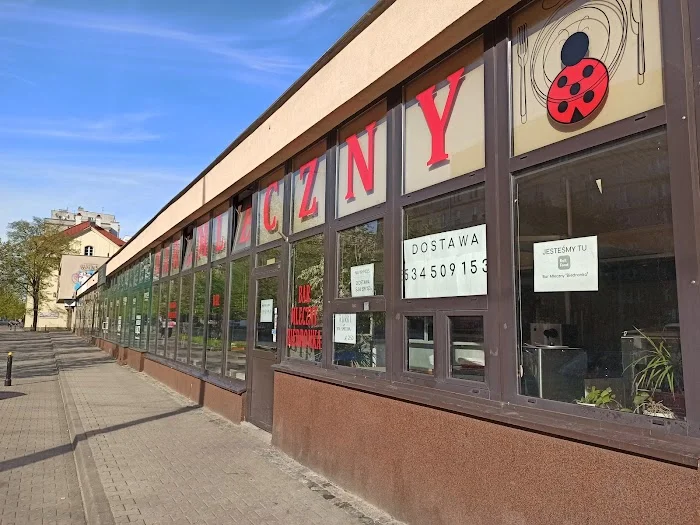 Bary mleczne w Warszawie – przewodnik 2026: najlepsze, najtańsze i najbardziej kultowe miejsca biedronka